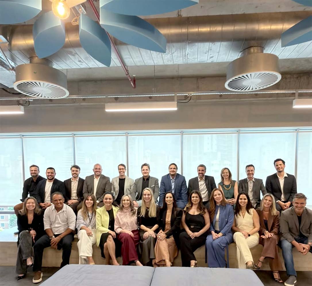 Dra. Maíra Pascoal durante encontro nacional de ortodontia digital com Invisalign, reforçando atualização profissional e inovação em tratamentos ortodônticos.